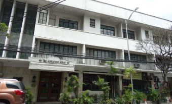 Adriatico Arms Hotel - Housity