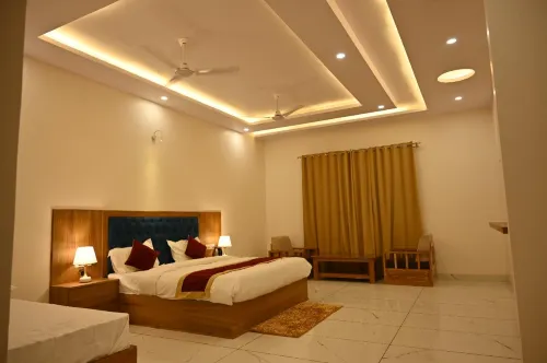 Hotel Shiva Palace By MSD Groups 烏但辛那加縣住宿飯店