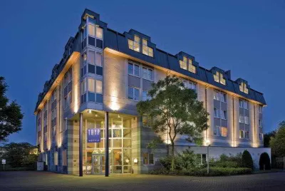 B&B HOTEL Krefeld-Süd Hotels near Latumer Bruch