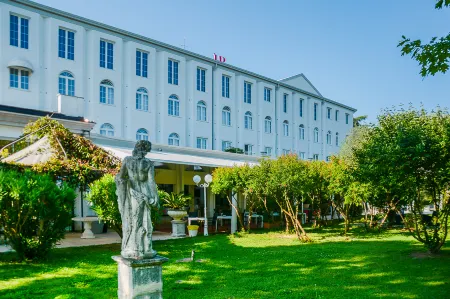Bellavista Terme Resort & Spa Отели рядом с достопримечательностью «Oratorio della Madonna Nera»