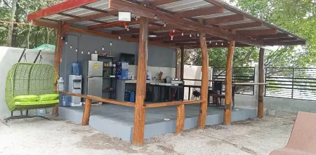 Oceanbreeze Private Resort Отели в г. Лобо