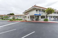 Motel 6 Salinas, CA - North Monterey Area Hotels in der Nähe von Hartnell College