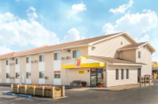 Super 8 by Wyndham Moberly MO Hoteles en 