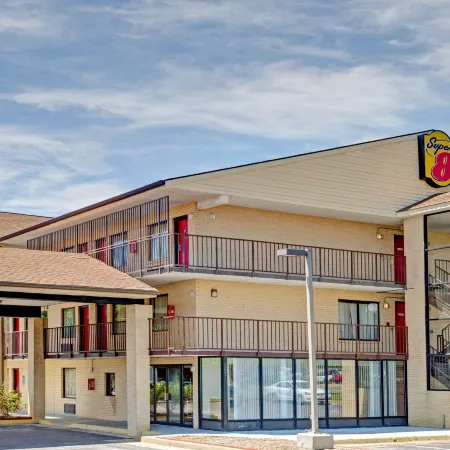 Super 8 by Wyndham Fredericksburg