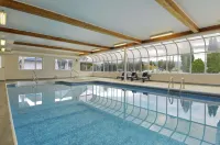 Travelodge by Wyndham Salmon Arm - Pools