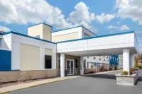 Quality Hotel Hotels in Кларенвилл