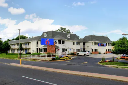 Motel 6 Enfield, CT - Hartford Отели в г. Энфилд