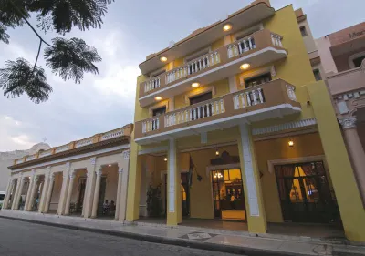 E Royalton Hotels near Parque