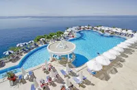Korumar Hotel Deluxe Hotel di Bayraklidede Mahallesi