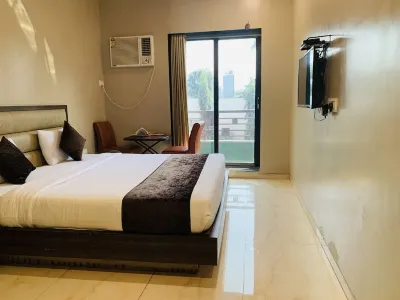 Hotel Merakee Các khách sạn gần Rangaon Beach
