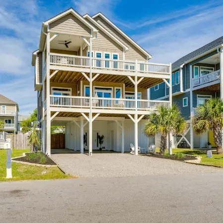 Modern Surf City Beach House w/ Hot Tub!