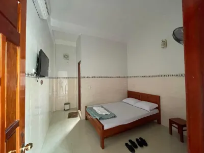 Nha Nghi Binh An Hotels near Demilitarized Zone