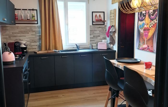 Maison Deco Pop Et Chaleureuse Avec Spa, Sauna