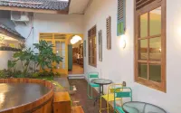Wonderloft Hostel Jogja - Hostels