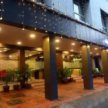 Greens Gate Hotels near Kepri Coral Resort