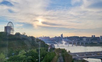 Chongqing Yangtze River International Riverside Island Homestay