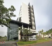 Brits Hotel Karawang Hotel dekat PASAR JATIRAGAS