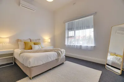 Beach & Pines | Large 3BR House Glenelg | Wifi | BBQ Hotels in 