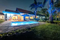 Royal Ridge Guesthouse - Swimmingpools