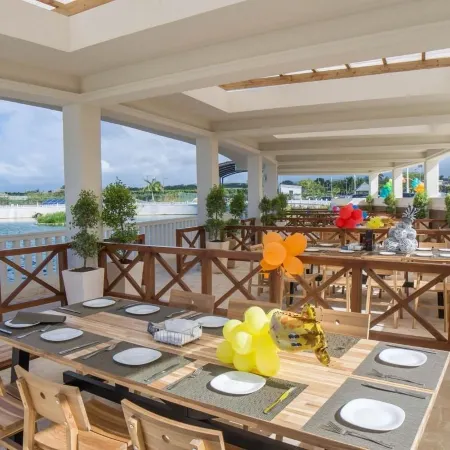 Ocean Village Deluxe