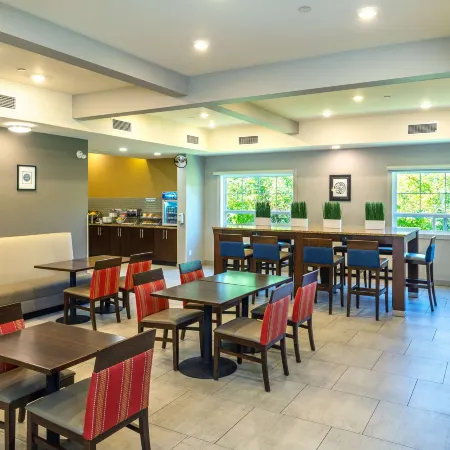 Comfort Inn & Suites