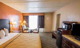 Quality Inn and Suites Riverfront