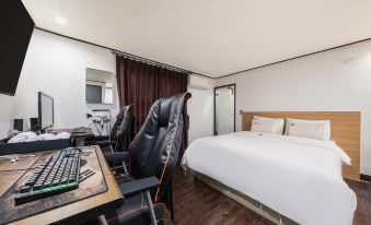 Anyang Donkey Hotel