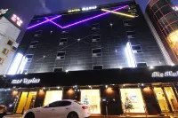 익산 예그리나 팔봉도자기마을 주변 호텔