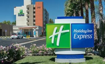 Holiday Inn Express Fullerton - Anaheim