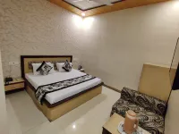 Vrinda Apartments | Rooms & Caretaker
