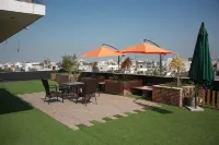 Stay10 Luxury Service Apartment Hotel