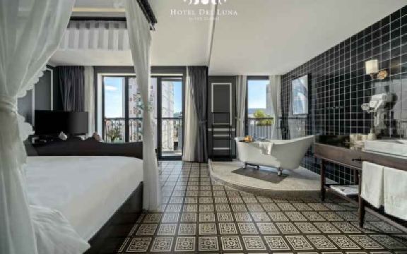 Kingsuite Balcony Hotel Del Luna Photo