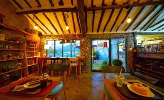 Jeonju Ggumgguneunnalgae Guesthouse