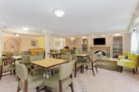 La Quinta Inn by Wyndham Orlando Airport West Hotels in Belle Isle
