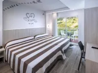 Hotel Oasis Park Splash Hotels in Calella