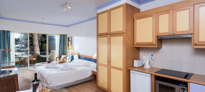 Paphos Gardens Holiday Resort Hotel di Paphos
