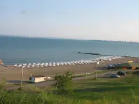 Sunny Sands Studios - parking