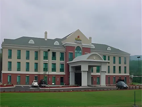 Holiday Inn Express & Suites DRUMS-HAZLETON (I-80) by IHG