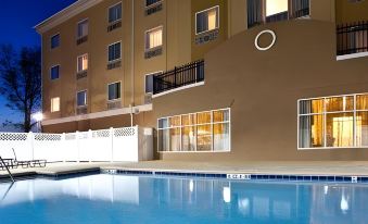 Holiday Inn Express & Suites Palatka Northwest