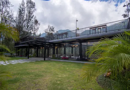 Manis Ae Cabin & Resto Bromo