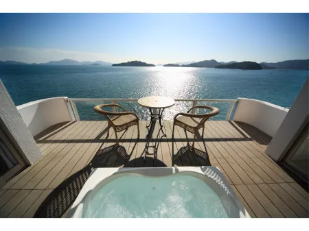 Marine Resort Hotel Mare Отели рядом со станцией Станция JR Куре