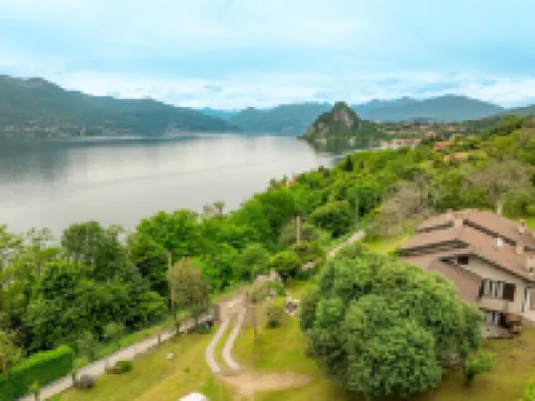 Tondo Hotels in Castelveccana