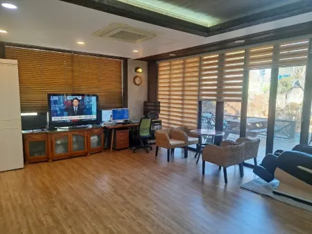 Miryang Raon Pension Отели рядом с достопримечательностью «Eol-Eumgol»