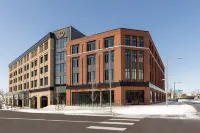 Super 8 by Wyndham Thompson Hotels in 