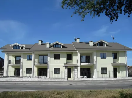 Eremes Rooms & Apartments