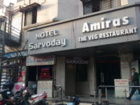 Hotel Sarvoday バピのホテル