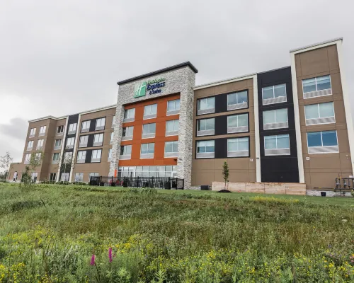 Holiday Inn Express & Suites WELLAND by IHG Hotels in Welland