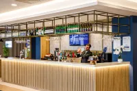 Holiday Inn Express LONDON - EXCEL by IHG - bar