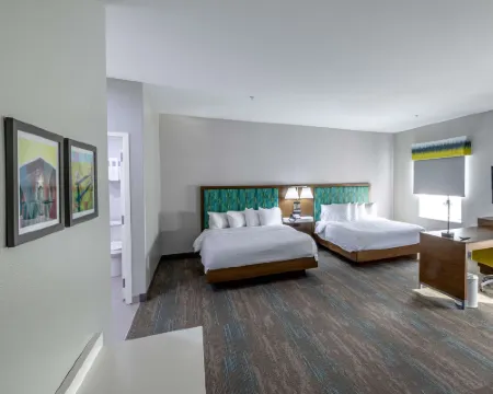 ハンプトン  イン & スイーツ クリーバーン クリーバーンのホテル