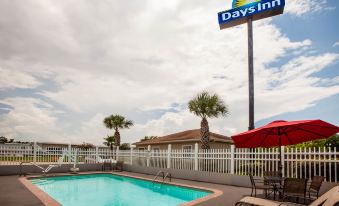 Days Inn by Wyndham Sulphur La